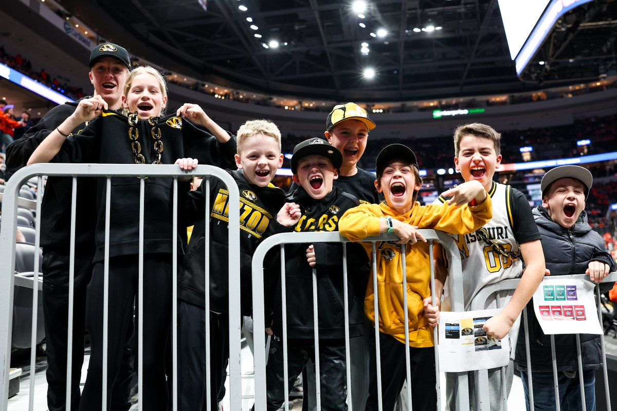 MizzouAthletics's tweet image. Looking for the perfect gift for your little Tigers fan? The Junior Tigers Kids Club has you covered!
A membership includes a swag pack, free admission to all Olympic sports, discounted tickets to select football and men’s basketball games, and exclusive experiences just for…
