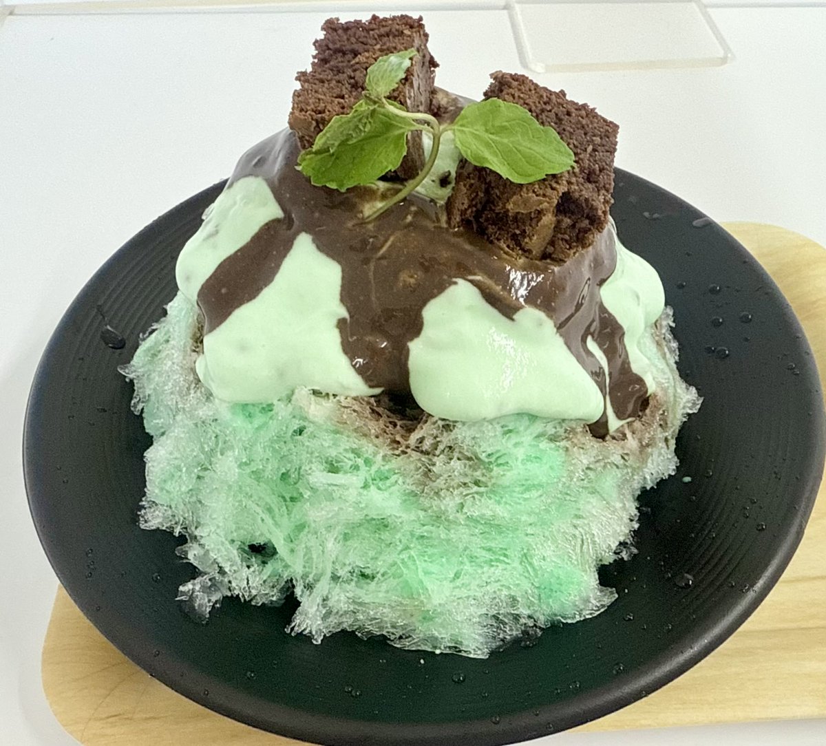 kakigorar's tweet image. 【nice&amp;amp;warm（東武百貨店 池袋店 東武夏のかき氷）】
@東京-池袋駅から直結

チョコミント