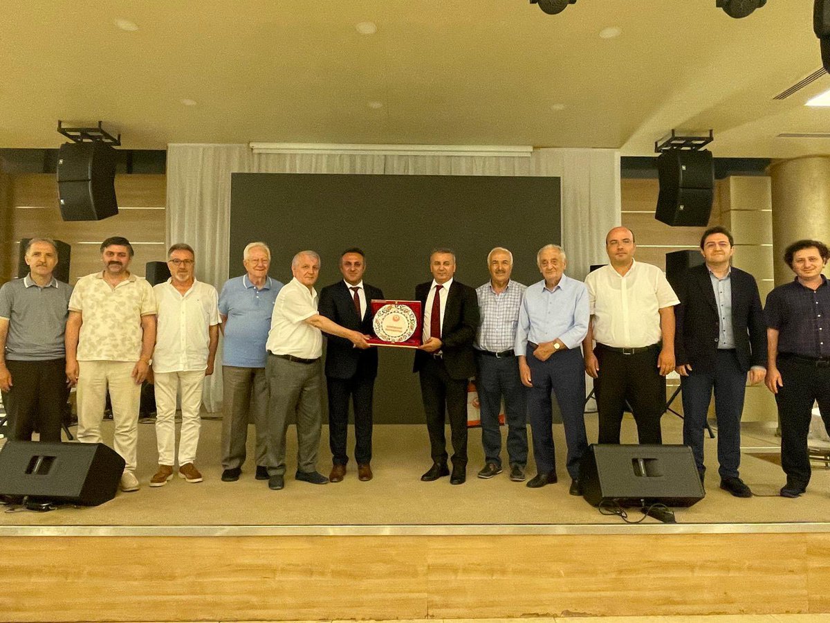 Gümüşhane Üniversitesi Rektörümüz Prof.Dr. Oktay Yıldız hocamızı Güsiad Yönetiminde ağırladık. 
Güsiad- Gümüşhane Üniversitesi arası işbirliği faaliyetlerimizi gözden geçirdik. Gümüşhane Üniversitesi Kalkındırma Vakfı Başkanımız Prof.Dr.Kenan Aydın hocamızın da katıldığı