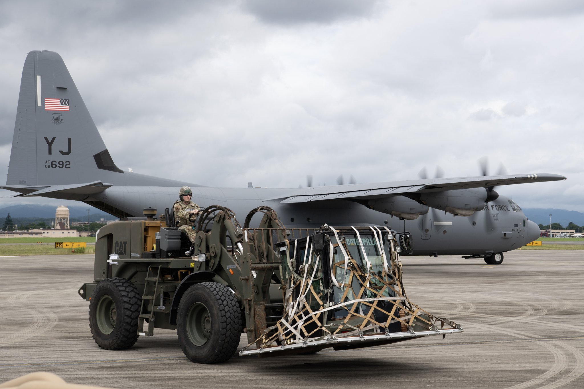 値下げ可能★US★米軍放出品 エアフォース 横田基地  迷彩４点セット XL U.S Air Force E-4B Nightwatch Secretary of Defense Tokyo