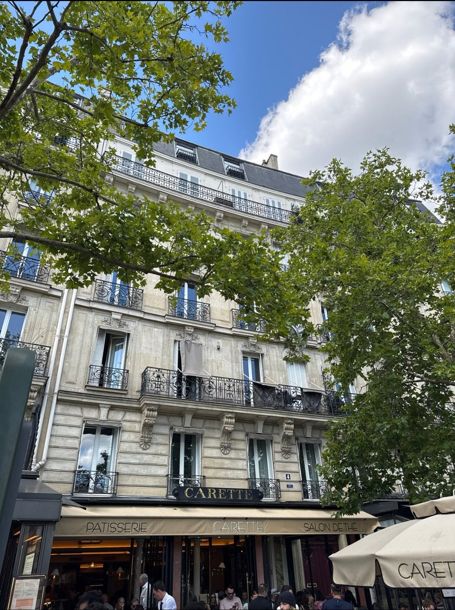 6_wms's tweet photo. Paris.. https://t.co/HcaN4IGwUP
