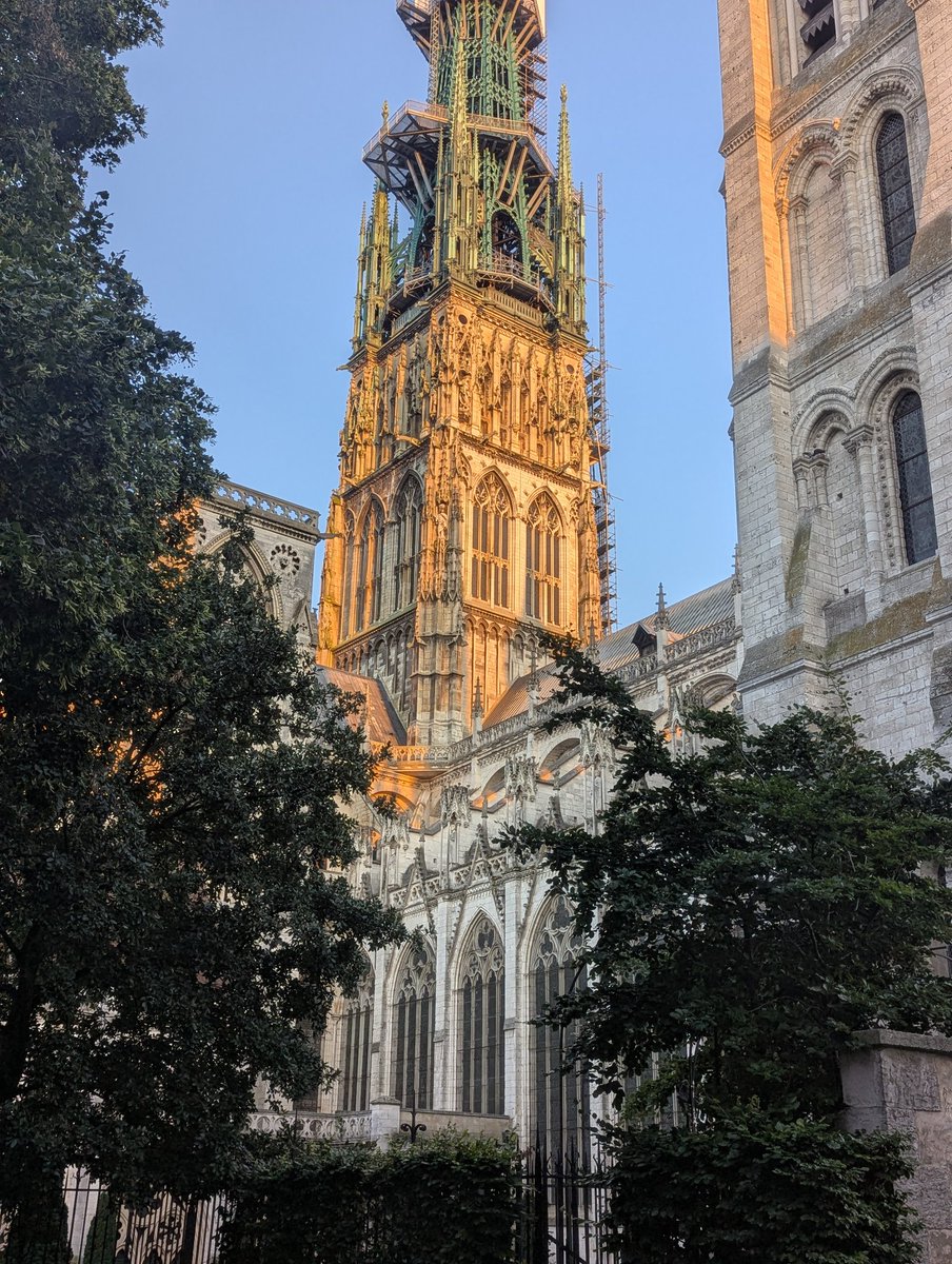 J'ai fait un crochet en rentrant pour vérifier : elle est toujours aussi belle