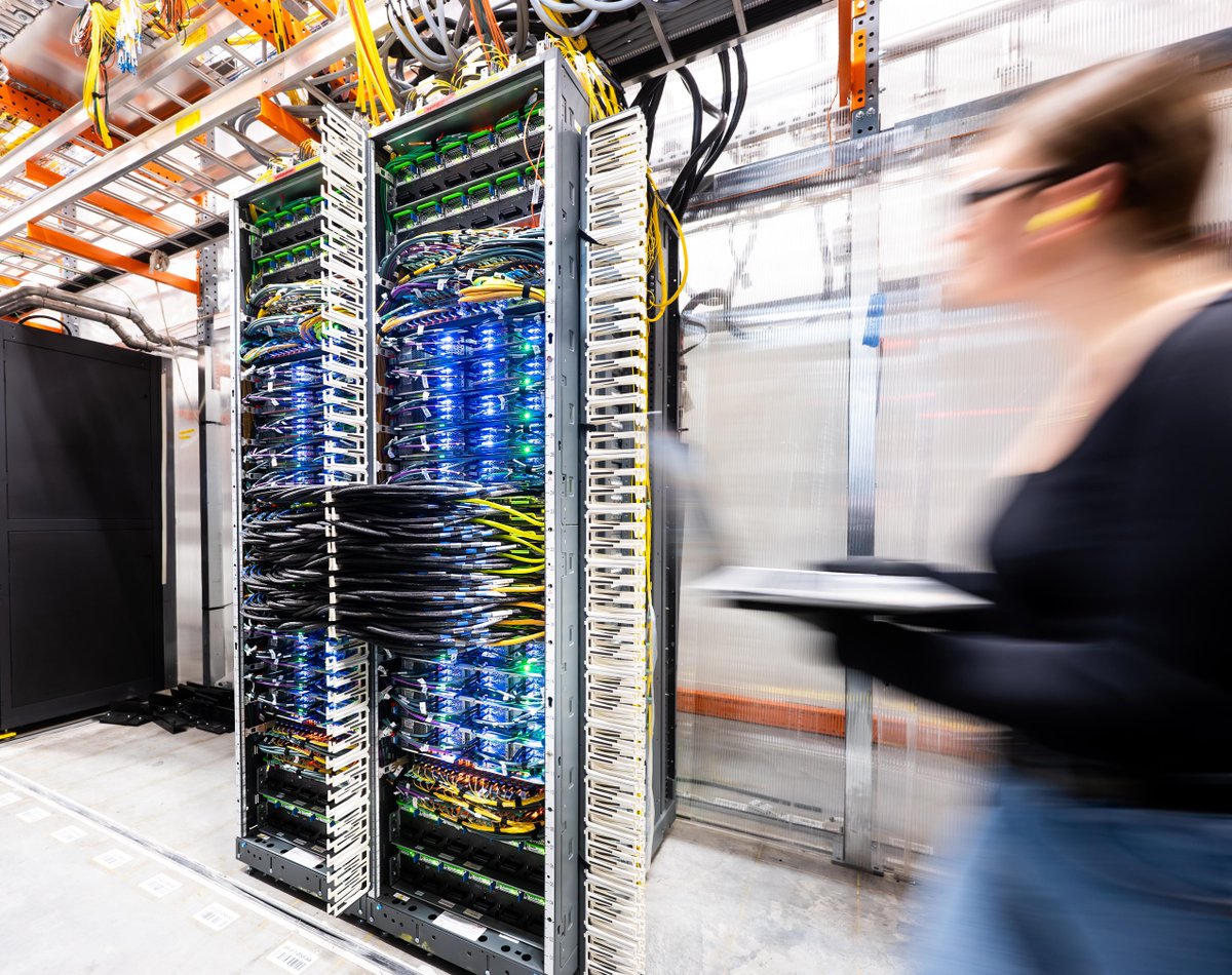 AWSNewsroom's tweet image. AWS announces the general availability of our most powerful GPU-accelerated EC2 offering to date, the P6e-GB200 UltraServers, accelerated by @NVIDIA Grace Blackwell Superchips.
Learn more ➡️ go.aws/40LSRZg