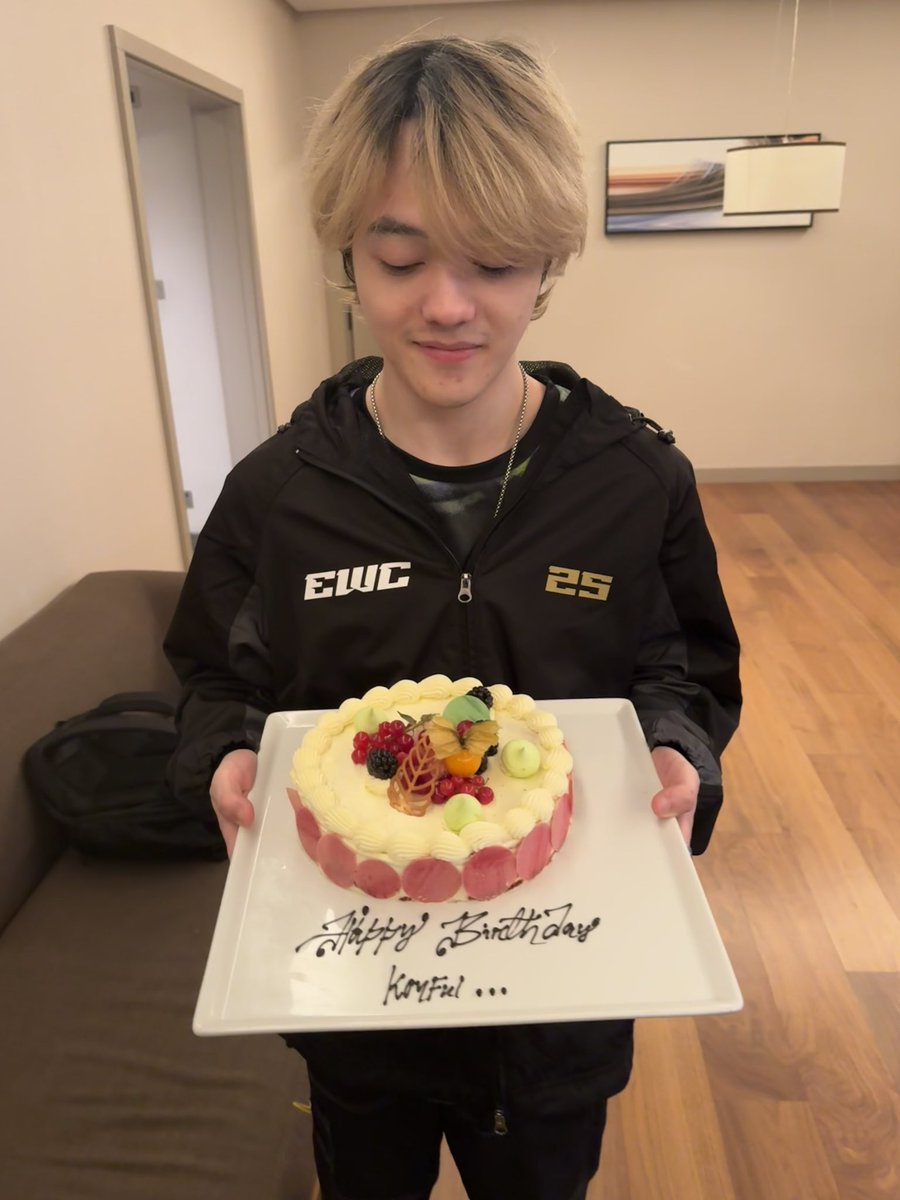 Koyful's tweet photo. 19 today 🎈🎂 immeasurably blessed to still do what I do and I have no one else to thank other than God, my family and my supporters! Thank you for all the support and I hope you can continue to support me and my team through this event! https://t.co/CHxKYjTmCb