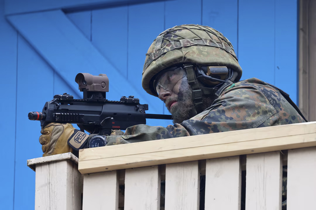 HecklerAndKoch's tweet image. Nice blank firing adapter. Bundeswehr soldier during a training exercise in Hammelburg, Germany.