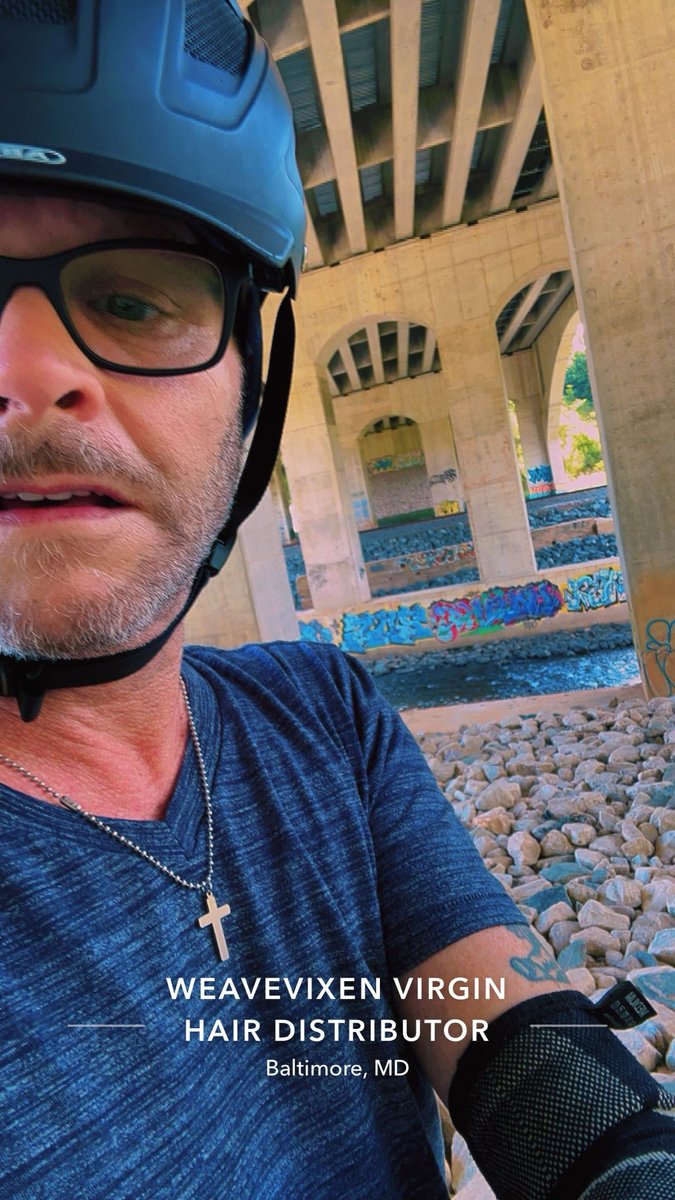 JohnnyRayBee's tweet image. VIRGIN HAIR!!!! (Who knew) 🤣