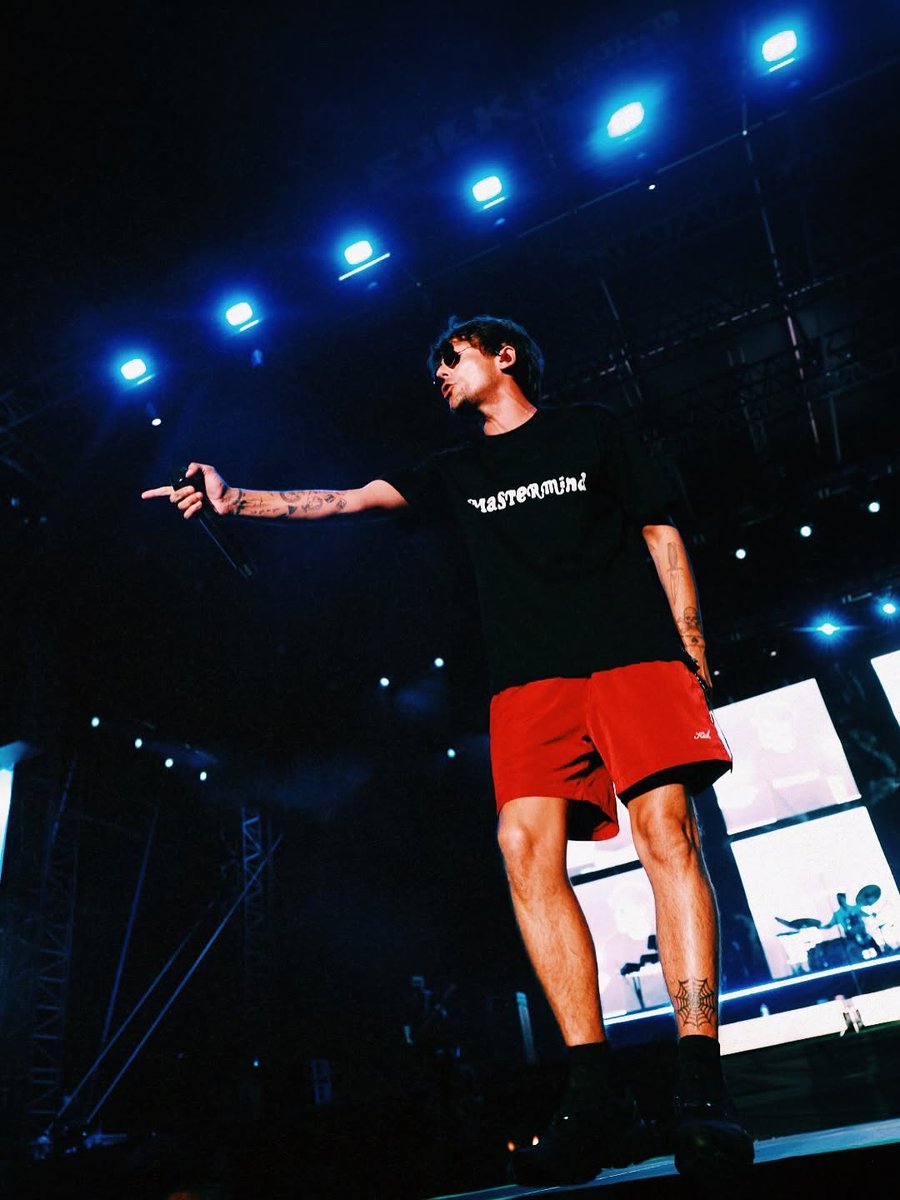 LSBRTourUpdate's tweet photo. "Emoção crua, energia dura" — #EjektFestival via Instagram https://t.co/zpui5hMJh5