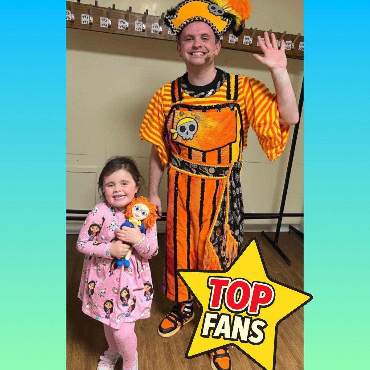 ⭐️ TOP FAN ⭐️ This audience member (carrying their very own McDougalls toy!) had great fun at our Pirate Adventure Show!  🏴‍☠️

(Thank you to the family who let us share this super photo 📸)