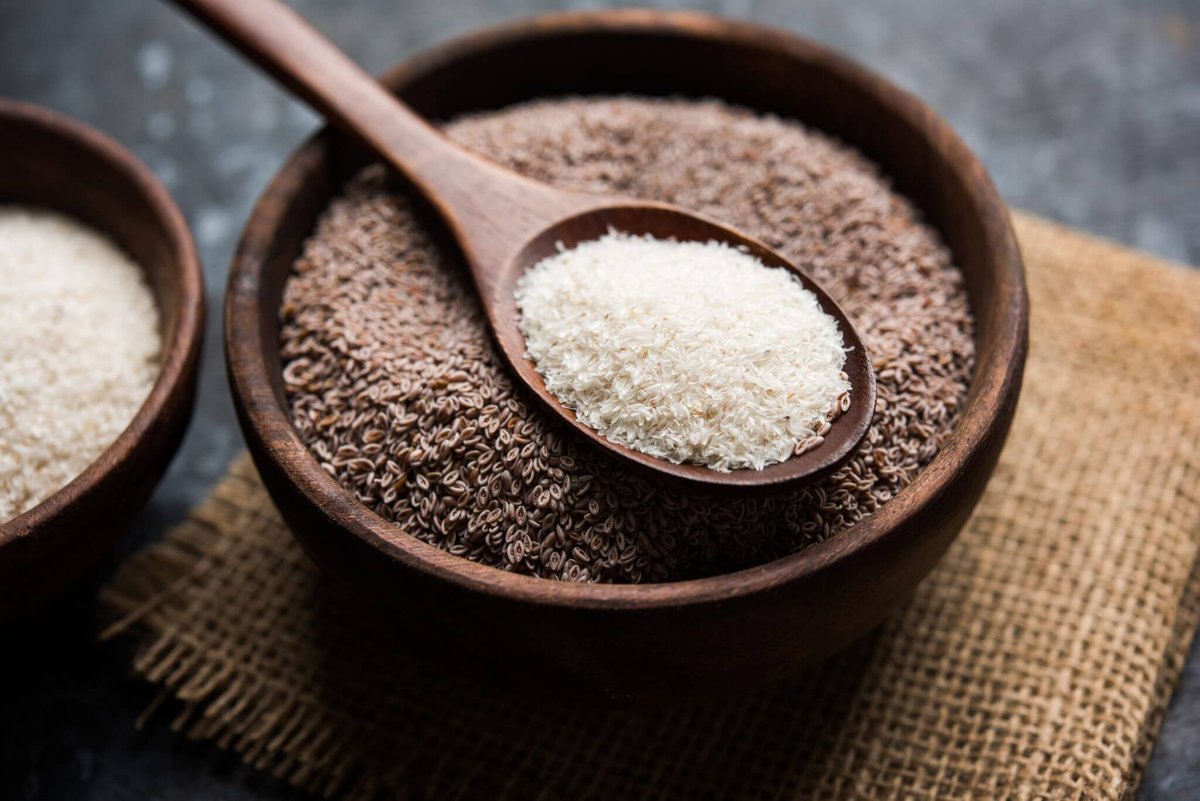 almagoch's tweet image. Aunque la #inulina es una fibra soluble prebiótica, al ser un fructano de cadena larga (es decir un #FODMAP) puede aumentar gases, distensión y dolor abdominal. En el manejo del intestino irritable, se prefiere #psyllium, una #fibra soluble de baja fermentación.  #Medicina.