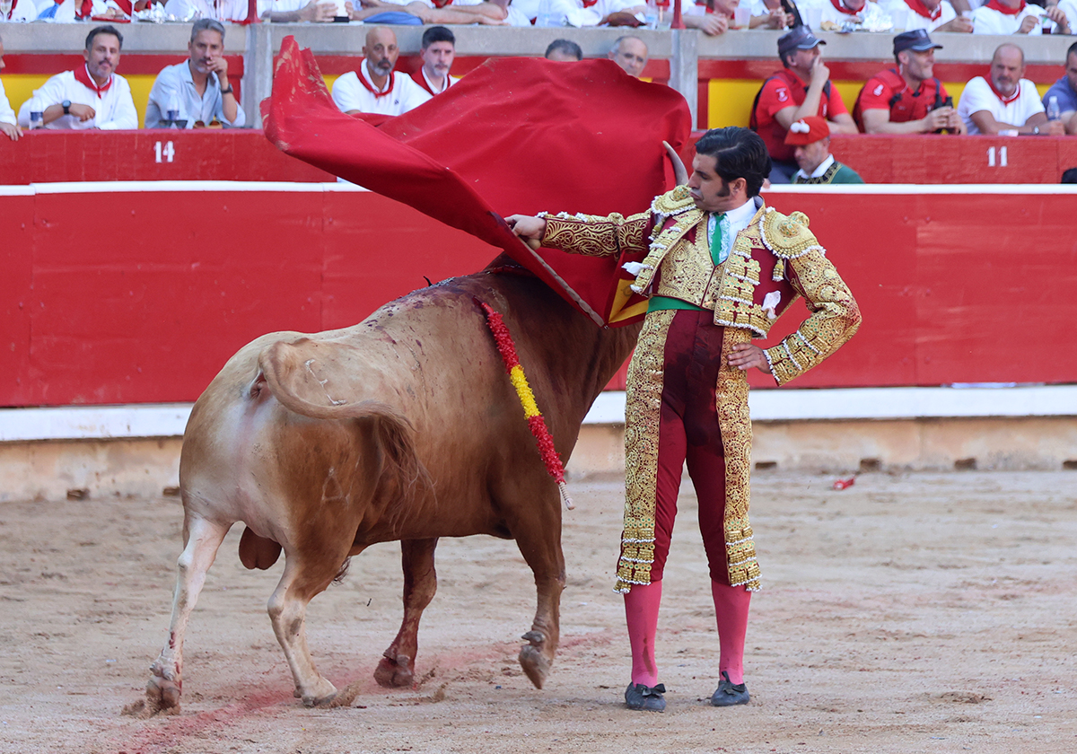 Morante, punto y aparte. Esta foto de Emilio Méndez es una joya.  abc.es/cultura/toros/…