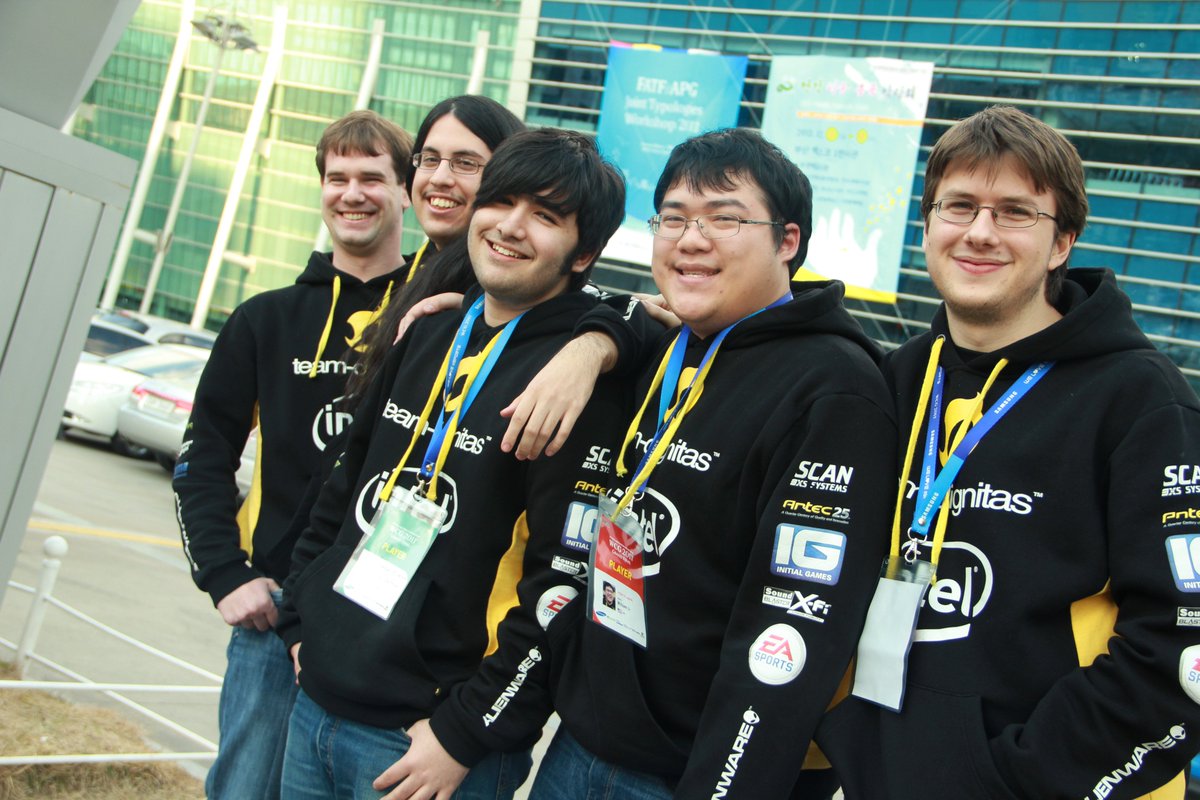 Voyboy's tweet image. When I was 15 years old in my junior/senior years of high school I was secretly playing League of Legends professionally (flying to MLG/IEM/WCG tournaments alone in Korea, Europe etc) while doing IB HL + college math classes and sleeping like 4 hours a night.

Eventually some…