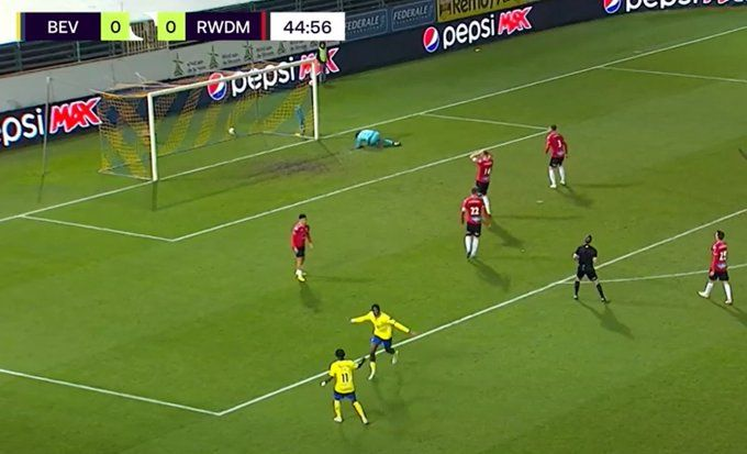 EllBretland's tweet image. Thierno Barry and Jake O&apos;Brien had some big battles in Belgium as Beveren and Molenbeek challenged for the second division title in 2022/23 🇧🇪⚽️

Facing each other four times, the striker scored in the second encounter on his way to 20 goals

O&apos;Brien&apos;s side though, won the league