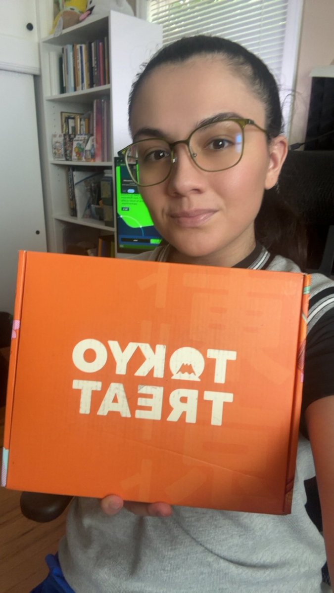 Y’all… they messed up and gave me a code 😏🍭 
Use code BRITBRATTV for $5 off TokyoTreat before I eat all the snacks myself 😤✨ #TokyoTreat #snackattack #ad

team.tokyotreat.com/britbrattv