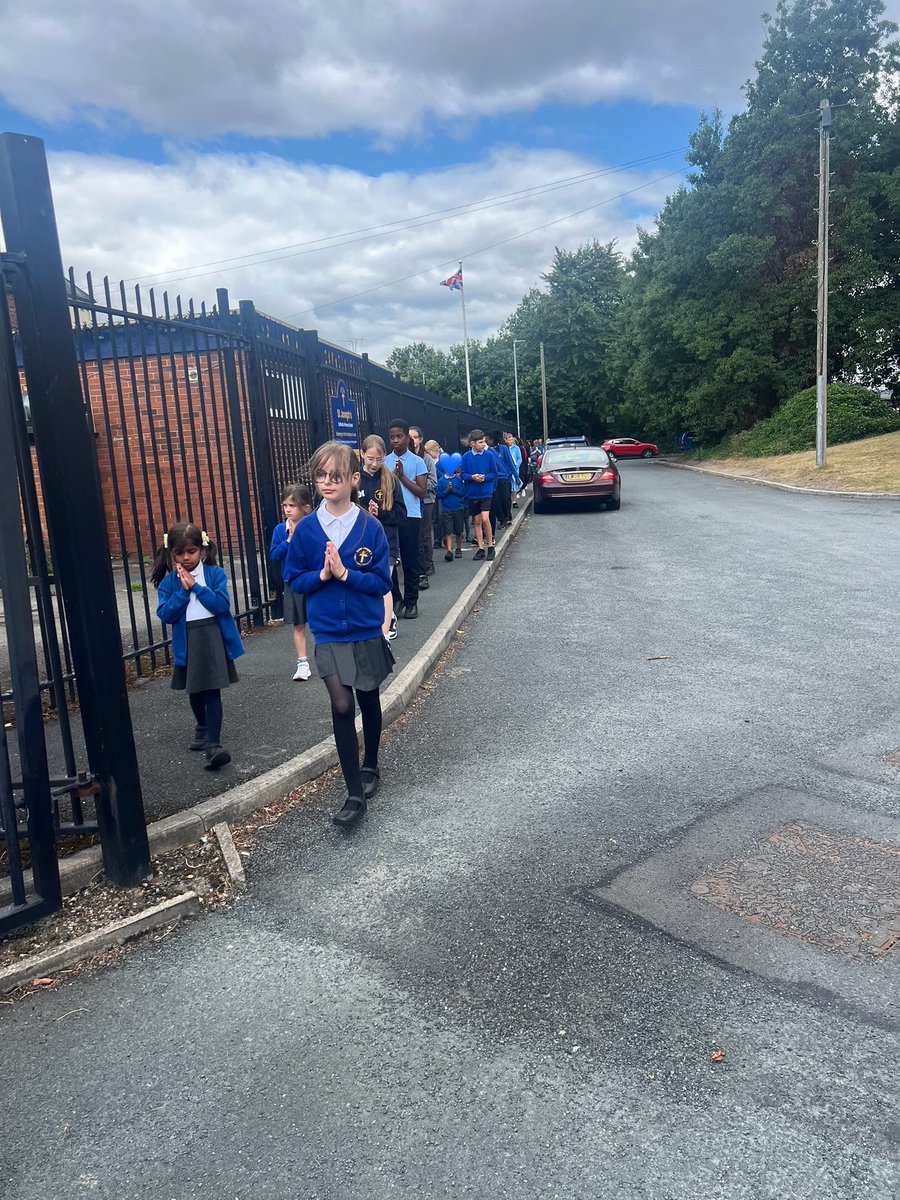 On Monday we made our Jubilee Pledge to Live Simply. We did this during our Exposition of The Blessed Sacrament and Benediction service which Deacon Gerry celebrated for us. The children processed with The Blessed Sacrament, prayed and sang with such reverence. It was so special
