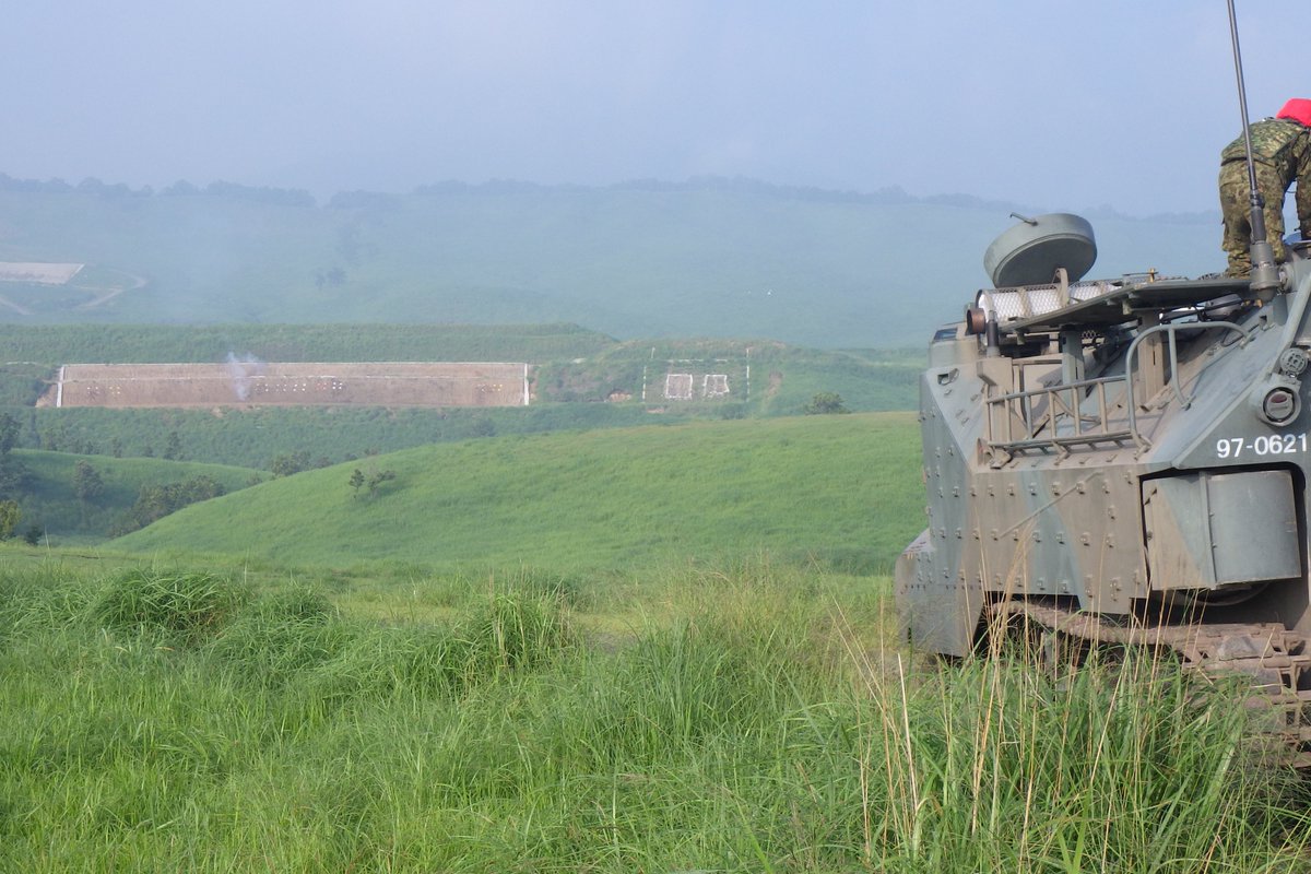 jgsdf_gcc_ardb's tweet image. 【戦闘上陸部隊運用・水陸両用車課程⑥】
#水陸機動教育隊 は、戦闘上陸部隊運用・水陸両用車課程を実施中です。写真は、実弾射撃訓練の様子です。射撃技術の練度を確認するとともに、射場勤務要領及び安全管理について習得させることができました。#水陸機動団 #陸上自衛隊 #水陸両用車 #射撃
