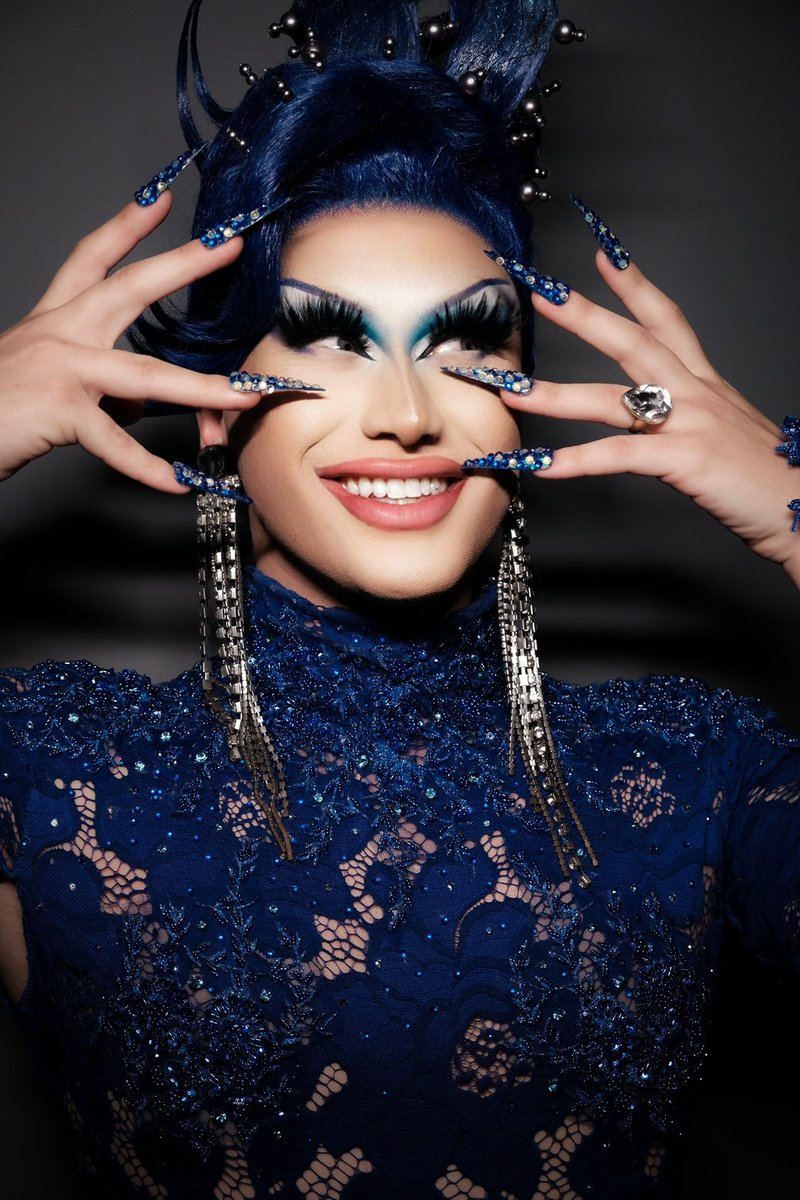 uiuinaza's tweet image. Première de @DragRaceBr 👑🏁