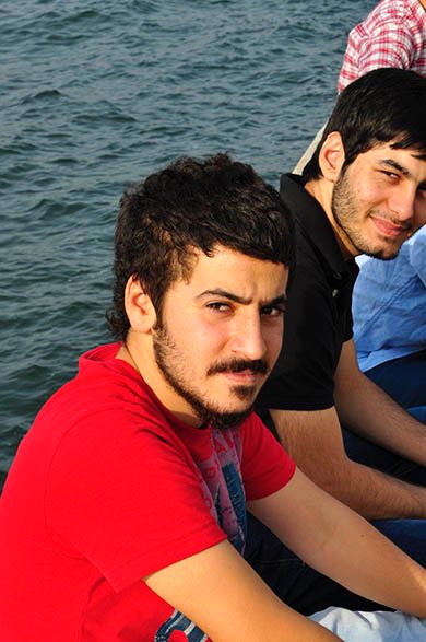 senin hatıran hem acıya hem umuda benzer. yattığın yer incitmesin abi