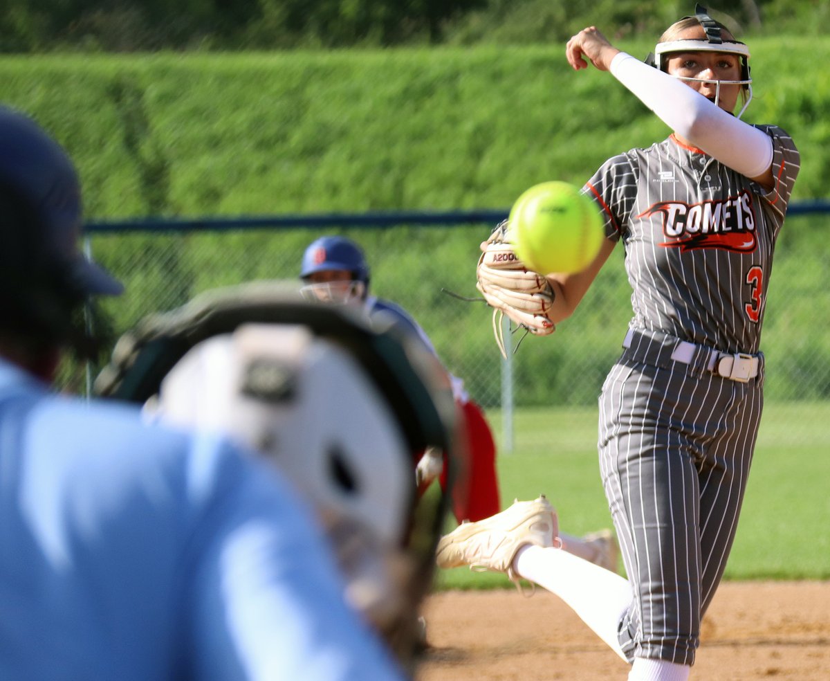 Charles City freshman Addison Ellis struck out 16 Decorah Vikings during a 1-hit shutout victory (6-0) in the 1st game of Tuesday's NEIC doubleheader. The Comets also won the 2nd game to close the regular season.
…citypress-ia-siteadmin.newsmemory.com/charlescitypre……sweep-of-vikings/