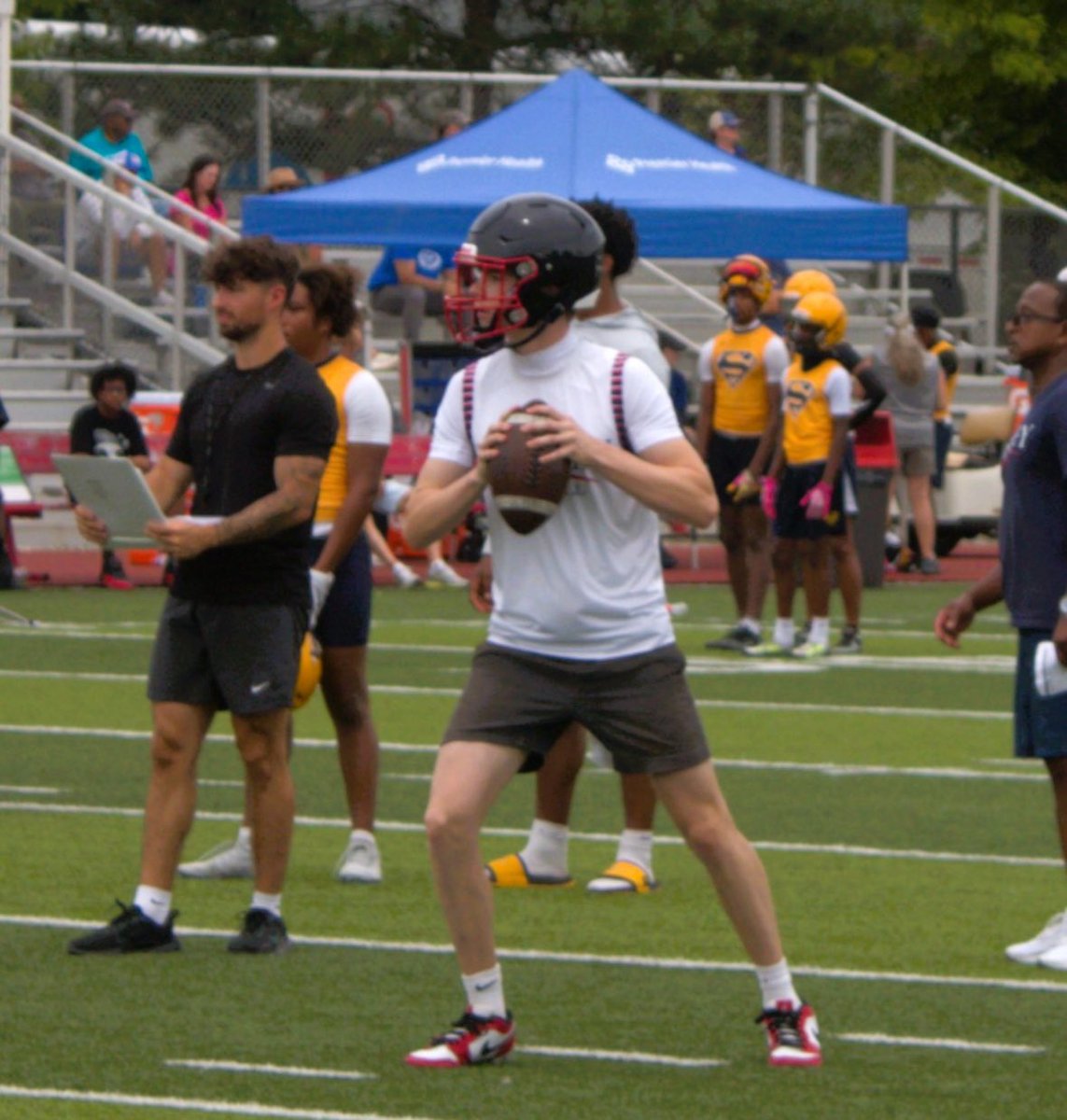 HartleyFootball's tweet image. Sone photos from today’s action. Go Hawks! Photos courtesy of Kennedy Houchins.