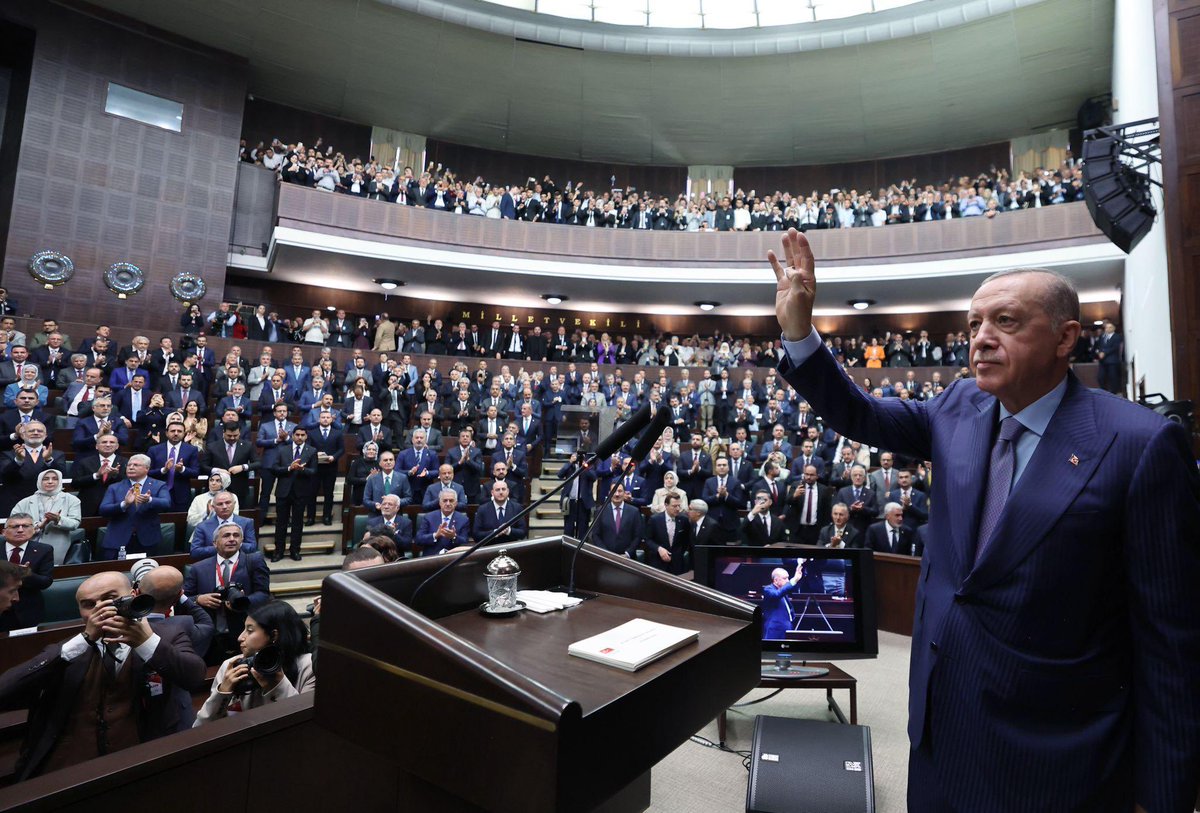 Cumhurbaşkanımız ve AK Parti Genel Başkanımız Sayın Recep Tayyip Erdoğan’ın teşrifleri ve hitaplarıyla, AK Parti TBMM Grup Toplantımızı gerçekleştirdik.

Toplantımızın, ülkemiz ve aziz milletimiz için hayırlara vesile olmasını temenni ediyorum.

📍TBMM