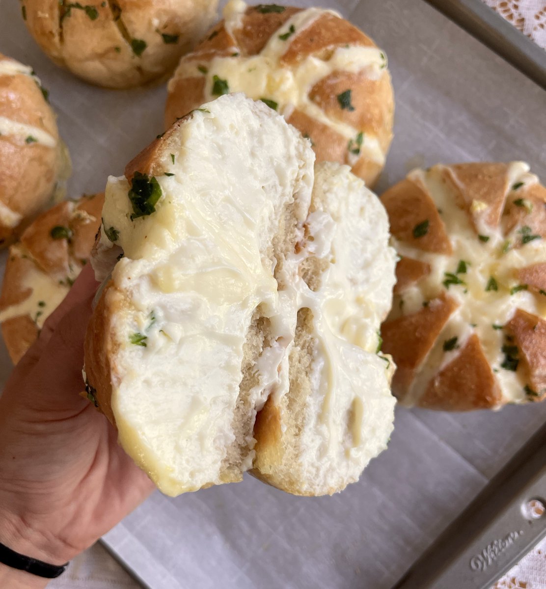 soiled_plants2's tweet image. I will never get tired of making (or eating) Korean cream cheese garlic bread