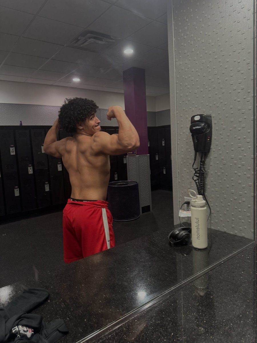 albertpujo1s's tweet photo. Was grateful for being named Defensive Rookie of the Year, but i need more than that come this fall. Letting my work do the talking. 34 days ⏰ https://t.co/HMoRNSyaFh