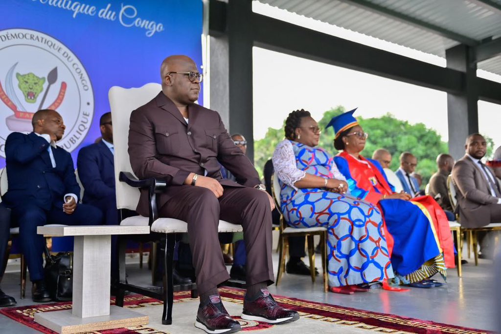 ESU : La Ministre Marie-Thérèse SOMBO a reçu du Grand Chancelier des universités et instituts supérieurs, les clefs du rectorat rénové de l’UPN

Le président de la République et Grand Chancelier des universités et instituts supérieurs, SEM Félix-Antoine Tshisekedi Tshilombo, a