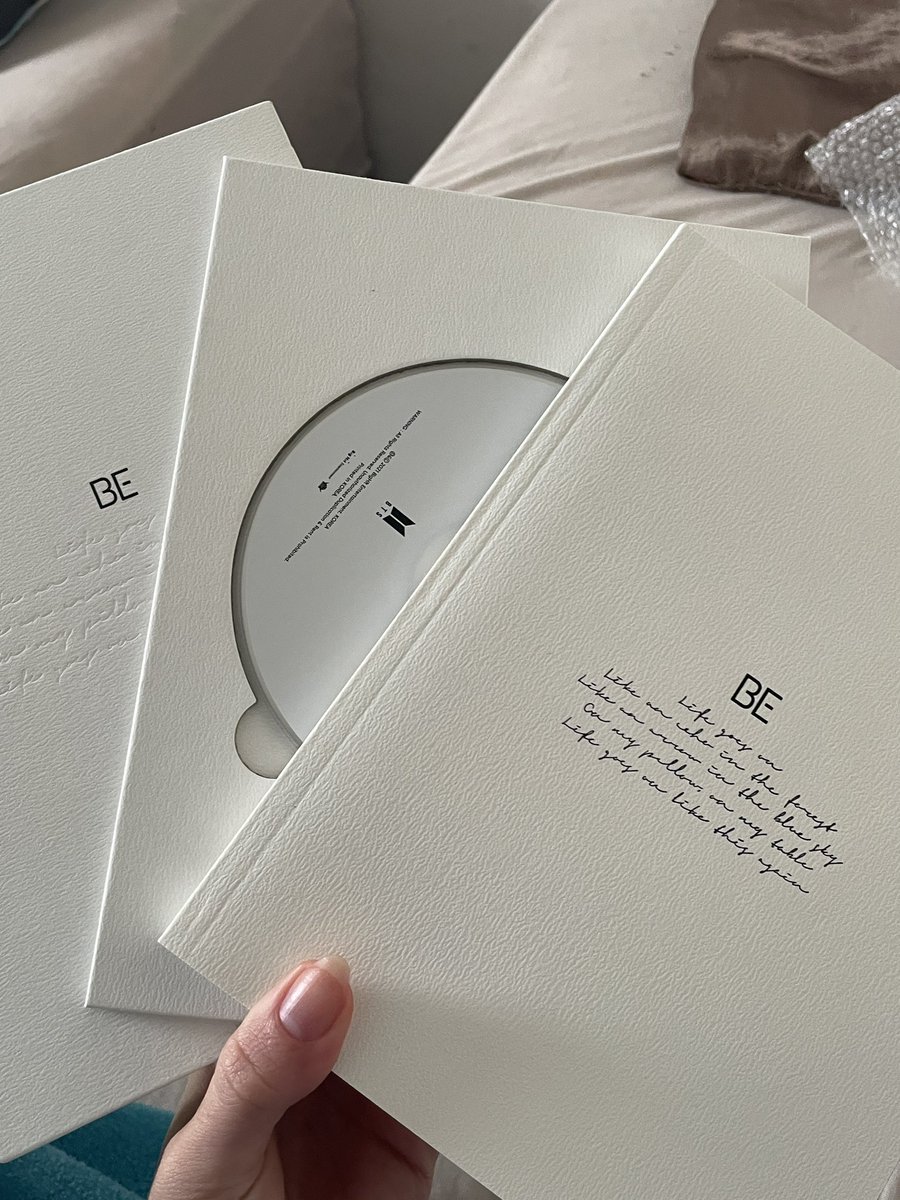 junartlc's tweet image. ✨VENDO/VENDA✨

BE (essential edition)
R$200

Com Pub
Sem avaria