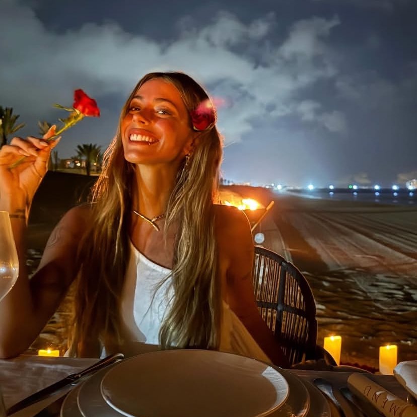 si hay algo que hay que admitir es que tini siempre tiene la sonrisa más grande estando con de paul