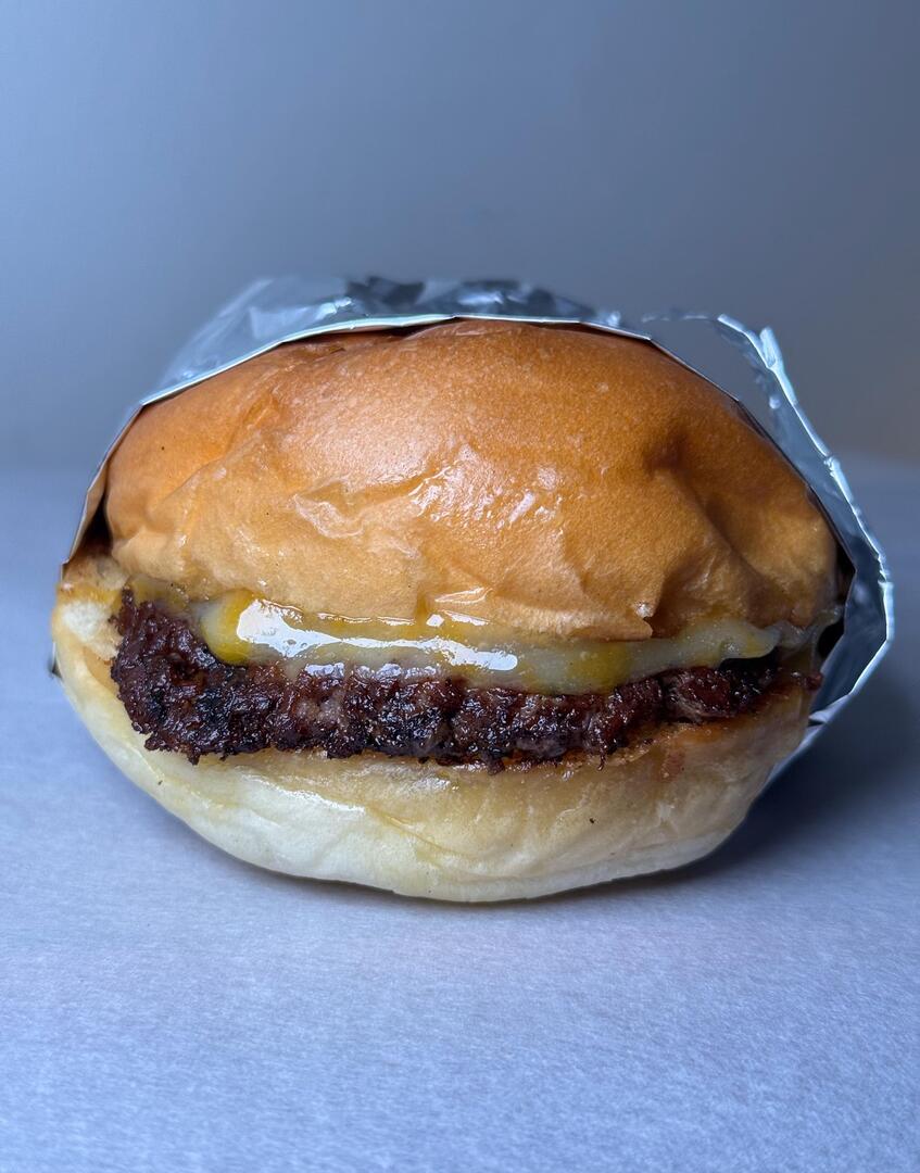 homevsfastfood's tweet photo. [homemade] Trying a butter bun from the neighborhood Japanese bakery, single smash, Colby Jack.
👉 https://t.co/J4kfnLdrNE
#butterbun #JapaneseBakery #homemade #foodie #ColbyJack #homecooking #food #recipes #foodpic #foodie #foodlover #cooking #hungry #goodfood #homecookingvsfa… https://t.co/y91rShPBqM