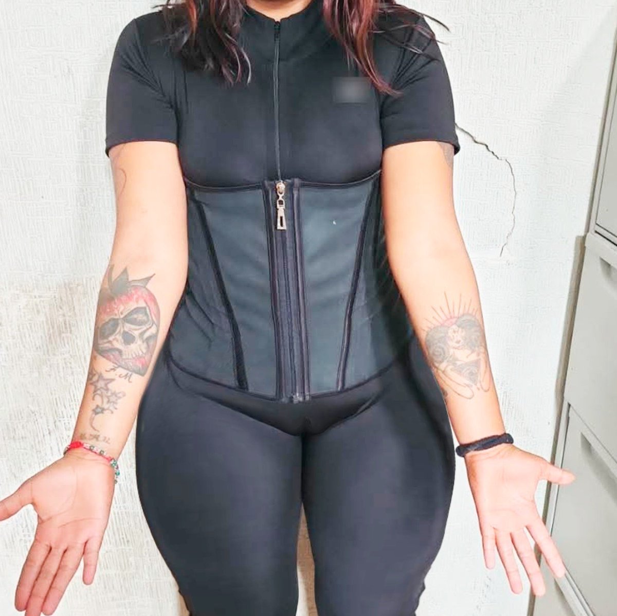 La captura de Janet 'N' en Valle de Bravo, Estado de México, desvela oscuros nexos con El Fresa, líder de la Familia Michoacana. Drogas, armas y misterio. 

— Más detalles en facebook.com/narcoblogger/p…