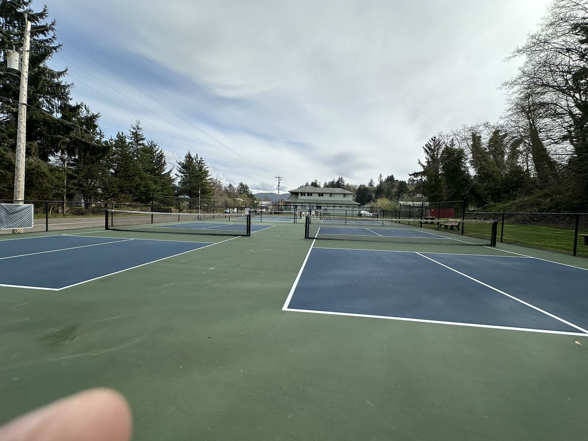 rtmshphysed's tweet image. Playing pickleball today in a very small town on the Oregon Coast and I met a family from Geneva, Illinois. I ask if the kids know @pe4everykid. Oh do they! The Cullen twins say hi and you were the best! #SmallWorld