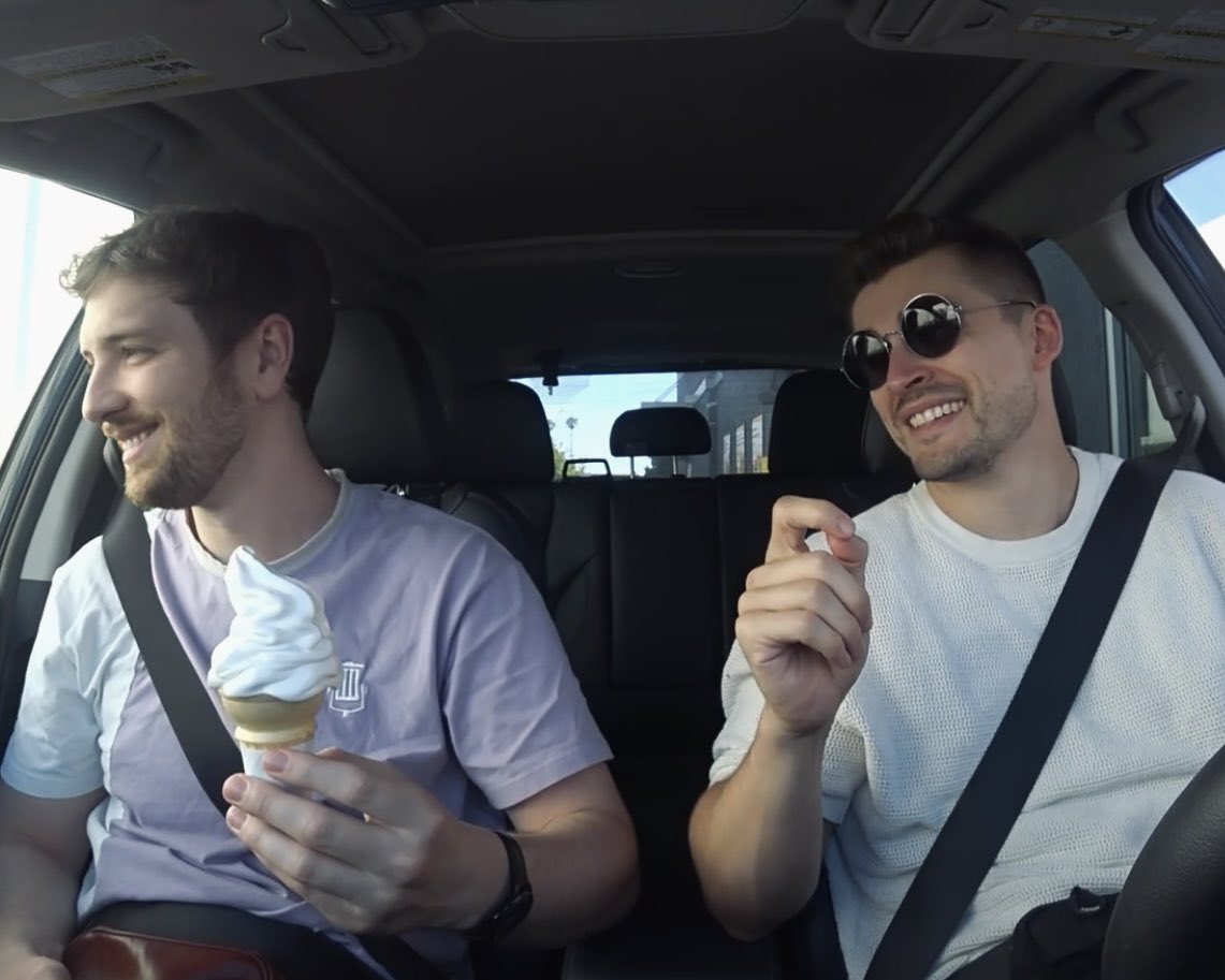 mogularchive's tweet image. ice cream date 🍦