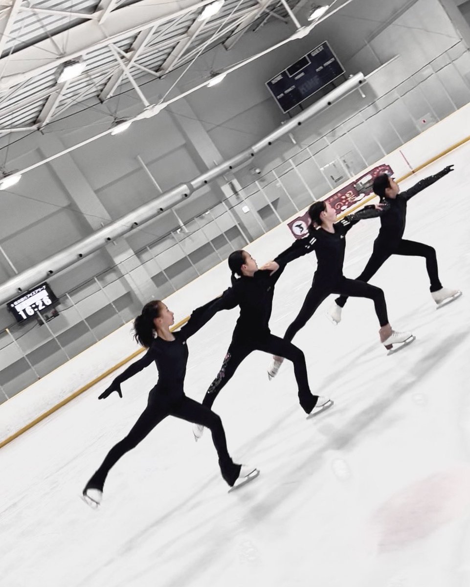 “Team Emotion”
今シーズンから神奈川県を拠点に新しいシンクロナイズドスケーティングチームが活動を開始しました
メンバー募集中！

インスタのチームアカウントで練習風景などをアップしていく予定です
ぜひフォローしてお待ちください🐰
instagram.com/teamemotion_ja…