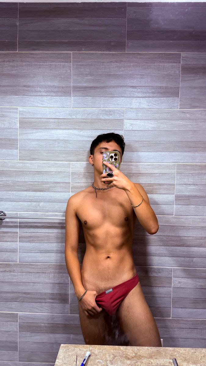 Hoy tocaba estrenar el espejo de la nueva casa, claro que si 🫶🏻