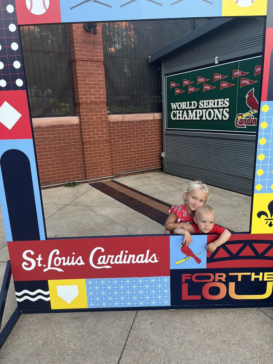 Grandpa flew up for a couple ball games with Hazel n Rubez- end the trip on a winner tomorrow! 🤞