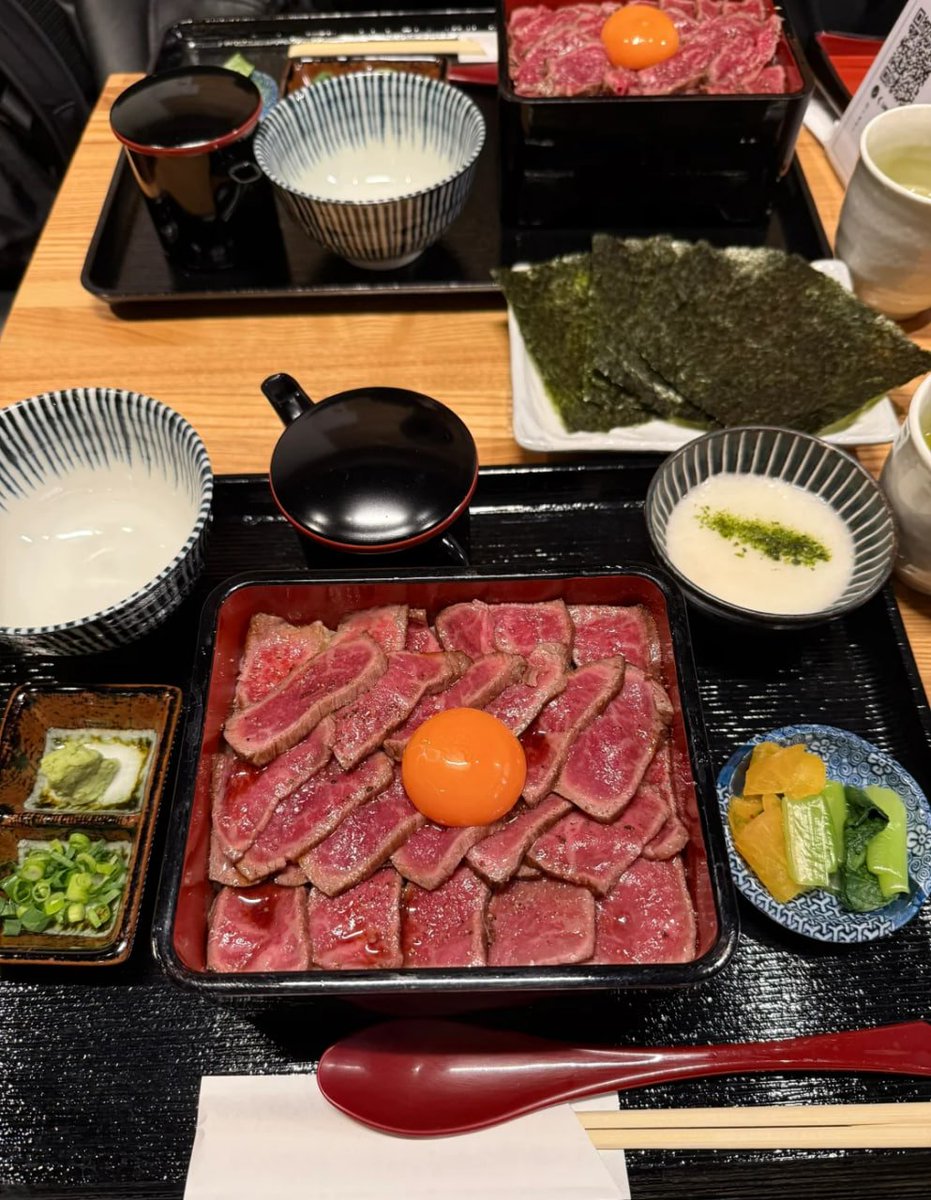 昼食は、和牛飯が美味しいので、食べ過ぎないように体調管理をします。😁