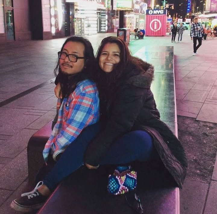 Un like y público los 20 contratos de la hermana de Carlos León Moya con el gobierno de Dina. /1