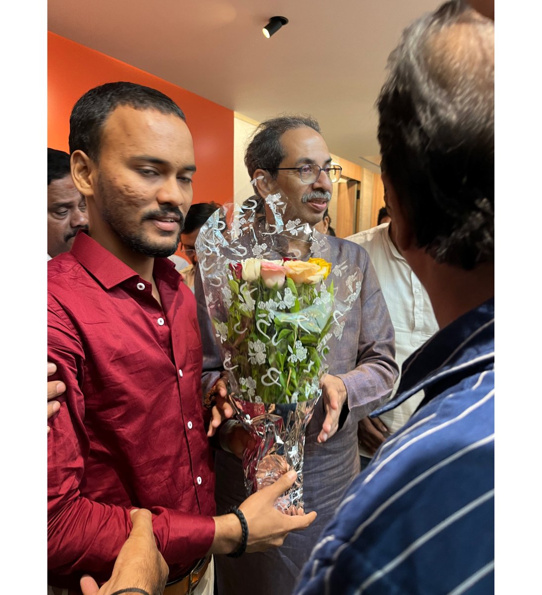 VivekJadhavOff1's tweet image. #०९_जुलै 🎂
महाराष्ट्र राज्याचे मा.मुख्यमंत्री, शिवसेना पक्षप्रमुख मा.श्री उद्धवजी बाळासाहेब ठाकरे साहेबांची वाढदिवसानिमित्त भेट घेऊन आशीर्वाद घेतले.
@ShivSenaUBT_
@AUThackeray