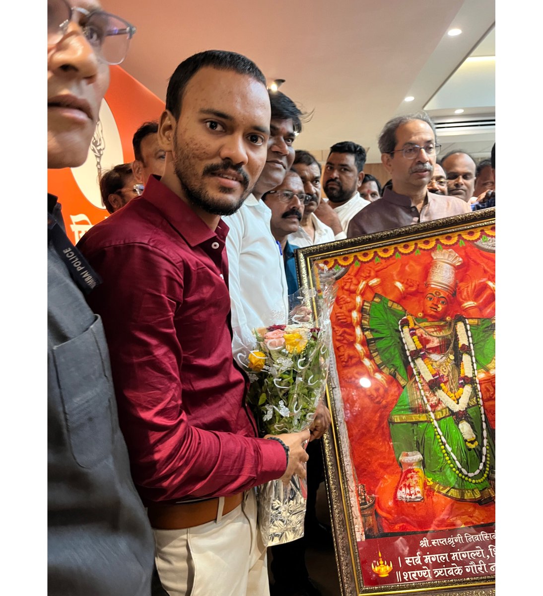 VivekJadhavOff1's tweet image. #०९_जुलै 🎂
महाराष्ट्र राज्याचे मा.मुख्यमंत्री, शिवसेना पक्षप्रमुख मा.श्री उद्धवजी बाळासाहेब ठाकरे साहेबांची वाढदिवसानिमित्त भेट घेऊन आशीर्वाद घेतले.
@ShivSenaUBT_
@AUThackeray