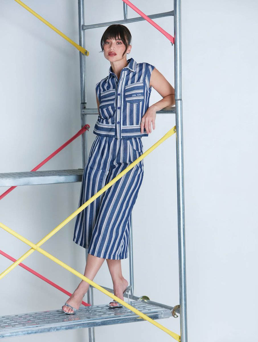 The build is complete.
<a href="/annecurtissmith/">Anne Curtis-Smith</a> in #DNMStudiosxRaxenne.

Now available at plainsandprints.com