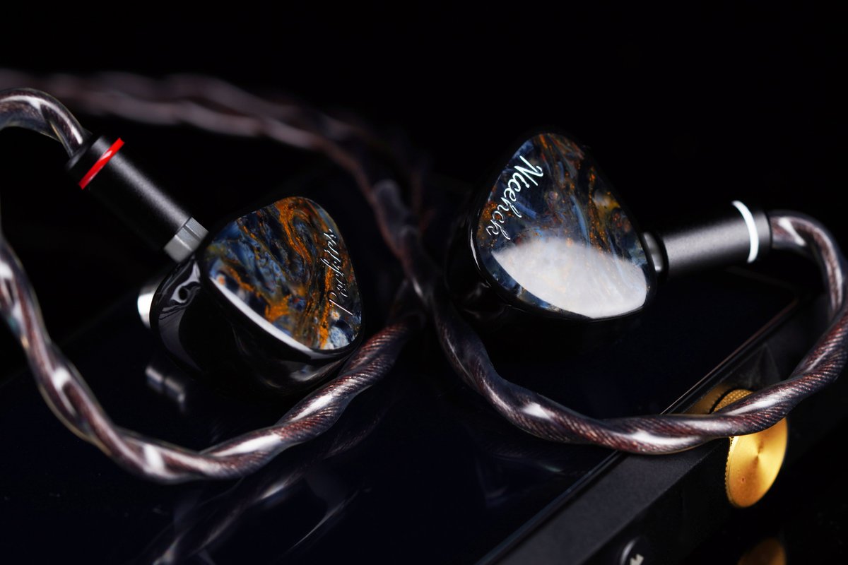 NicehckAudio's tweet image. 🔌 Stocked with a silver-plated Furukawa + 7N OCC mixed cable, plus an interchangeable 3.5mm/4.4mm plug — Rockies is ready for any source, anywhere.
Clarity, precision, convenience.
#FlagshipGear #AudioAccessories #NICEHCK #RockiesIEM