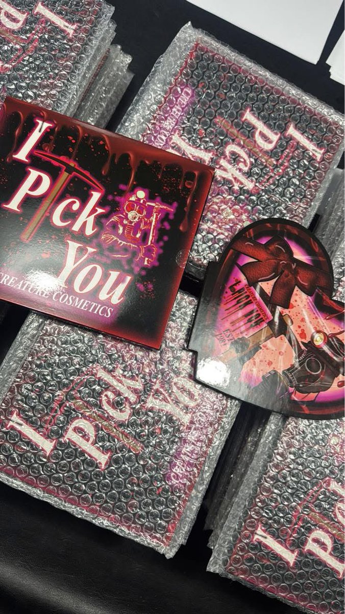 Creaturecoslabs's tweet photo. ‼️ONLY 60 AVAILABLE‼️

Our I Pick You palette is making one last appearance TODAY! Make sure you’re ready at 12 PM EST. This is all we’ve got, and we aren’t bringing them back, so it’s NOW or NEVER! https://t.co/raVi49cMNP