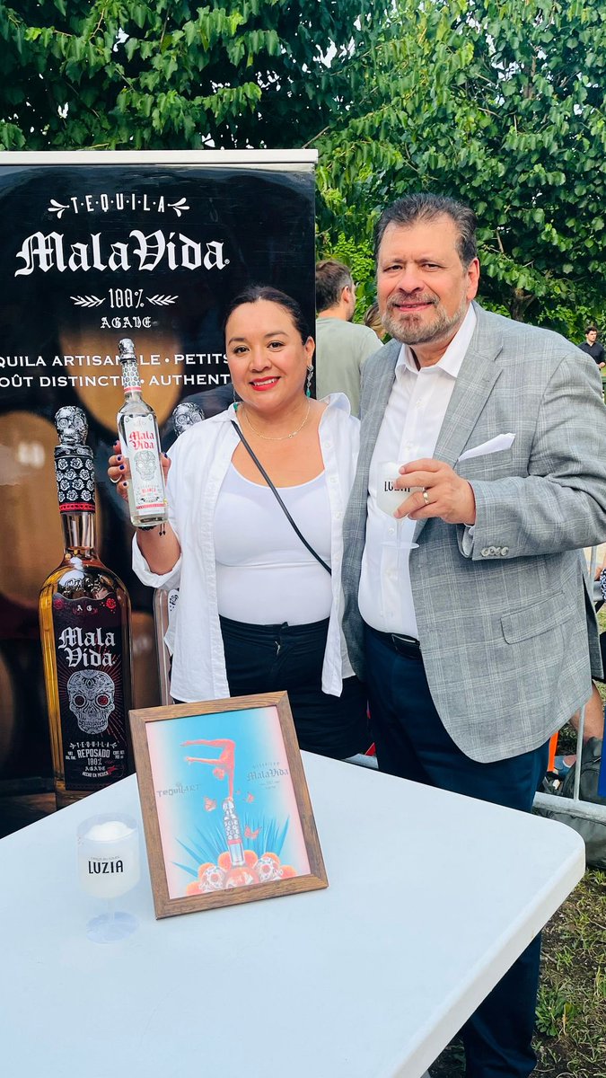 Mercredi pique-nique à #Montréal.
Una de las formas de convivencia durante el verano en Montreal es en los parques, esta tarde de miércoles tuve el gusto de convivir con familias québécois y mexicanas en el parque Tolhurst, donde saludé a la concejal de la ciudad Nathalie Goulet.