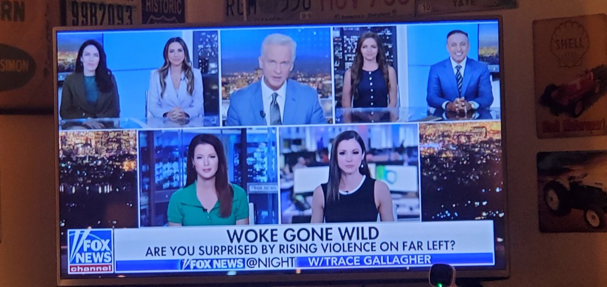 Butch0407's tweet image. It&apos;s the ALL☆ STAR Night Cap Crew on @FoxNewsAtNight with my favorite 15 outta 10 newscaster @ChanleySPainter #yougogirl
