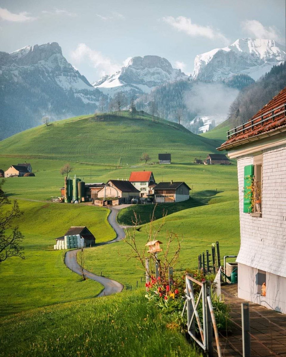 ruby_willi18323's tweet image. Beautiful Switzerland