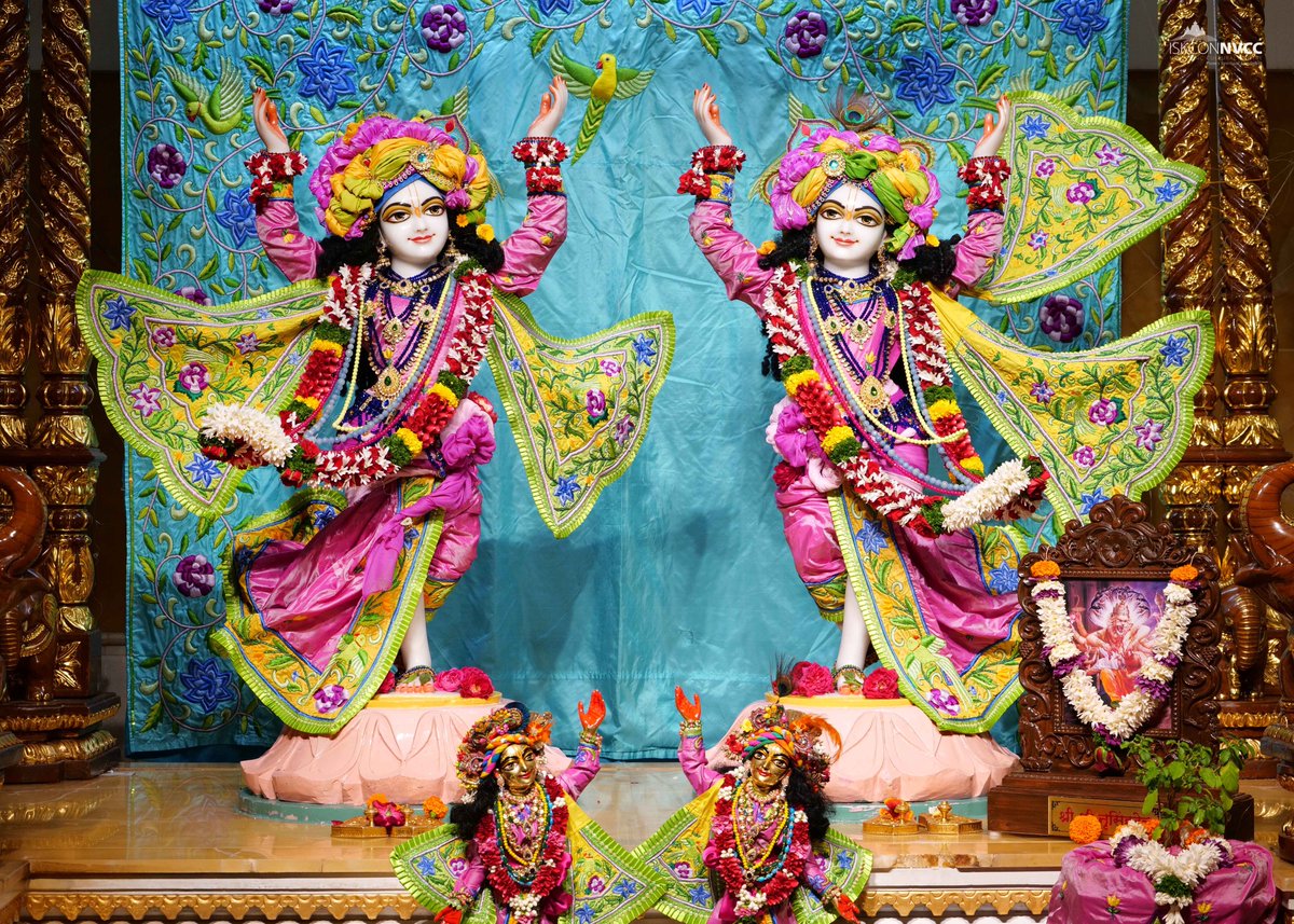 ISKCONPune's tweet photo. 🙏🏽Today's Darshan 📿 🗓10-07-2025🙏
🌷Sri Sri Gaur Nitai🌷
🚩@ISKCONNVCCPune🚩
.
.
#ISKCON #ISKCONNVCC #ISKCONNVCCPune #ISKCONPune
#10thjuly #10thjuly2025 #Thursday #Vrindavan
#Harinaamsankirtan #Radheshyamdas #Radheradhe
#Sankirtan #Kirtan #Mayapur #Prabhupada #iskconmandir https://t.co/Bh21mitrJr