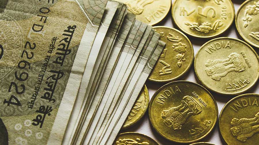 From July 1, 2025: #Aadhaar is mandatory for new PAN &amp; Tatkal bookings, #ITR deadline moves to Sept 15, and major banks revise ATM &amp; card fees 💳 Plus, easier #UPI chargebacks!

Stay informed - big changes ahead! ⤵️
ow.ly/uCJE50WiOS2