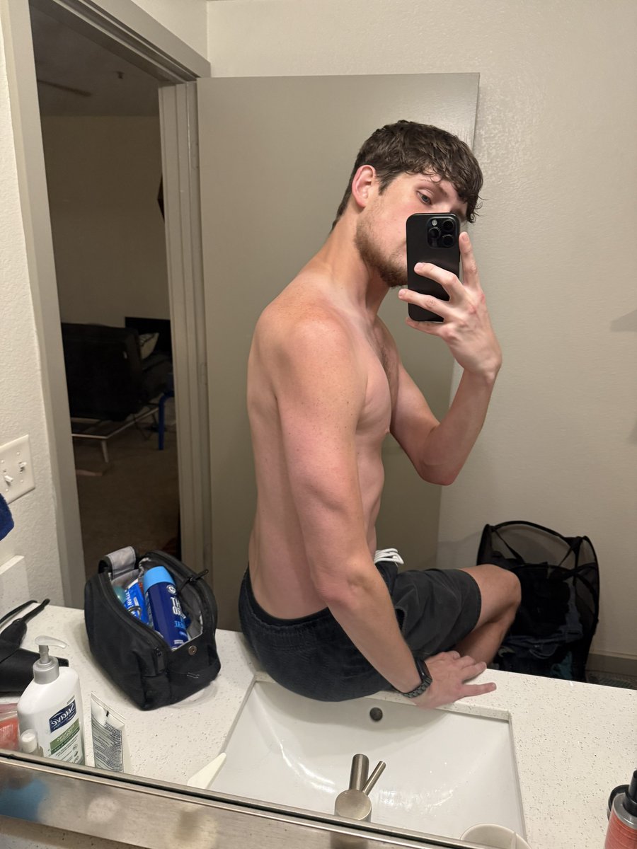 ItsTaylorAllen's tweet image. here’s some shirtless pics that nobody asked for