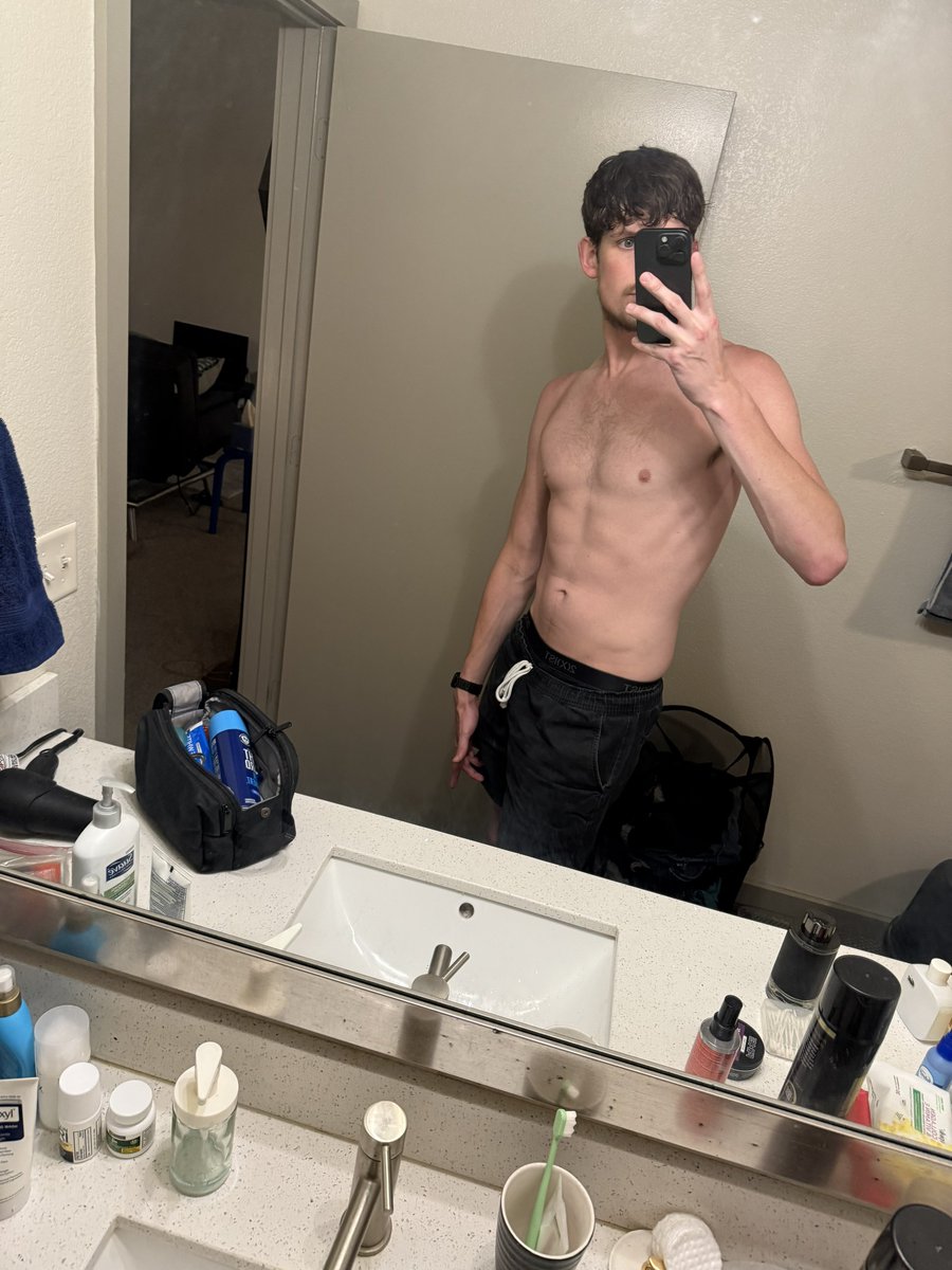 ItsTaylorAllen's tweet image. here’s some shirtless pics that nobody asked for